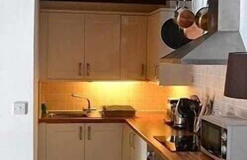 Crynant Cottage | Come and stay in The Old Mill Cottage at Little Walterstone Farm, Gower