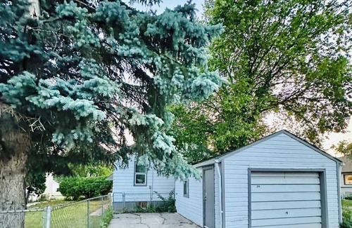 St. James House | Come in a large group/Sleeps 14/5 TVs