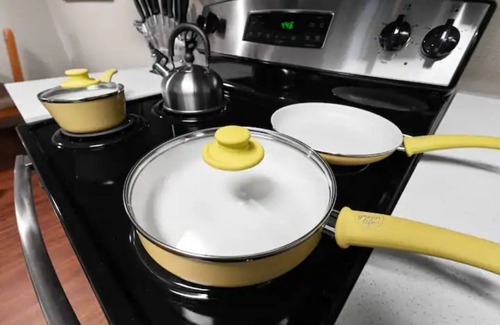 Western Apartment | Come relax in Hot Tub- 2 bd-2 bth apt escape