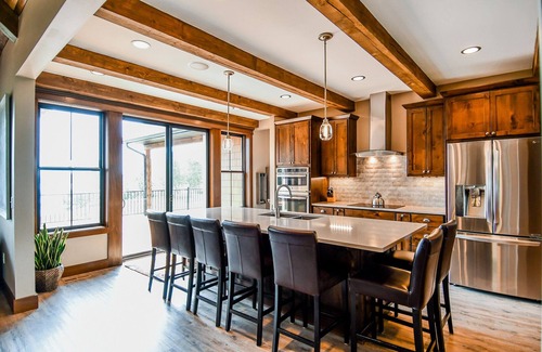 Frazee House | Come vacation on Long Lake in this beautiful home!