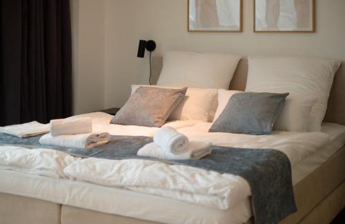 Strandkai Apartment | Come2Stay Hafencity - Marco Polo Tower