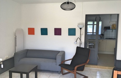 Saint-Palais-sur-Mer Cottage | Comfortable apartment with terrace and loggia, a stone's throw from the sea