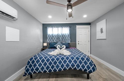 Houston Apartment | Comfortable 2BR Uptown Escape with Free Park