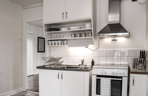 Halleforsnas Apartment | Comfortable apartment centrally located in the beautiful municipality of Hälleforsnäs.