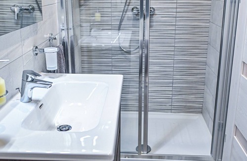 Kalkara Apartment | Comfortable Apartment at Level 2 overlooking Kalkara Creek