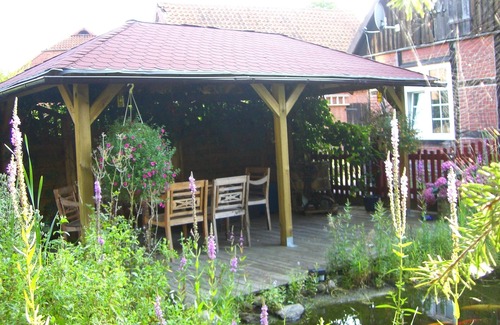 Bleckede Apartment | Comfortable apartment with dream garden