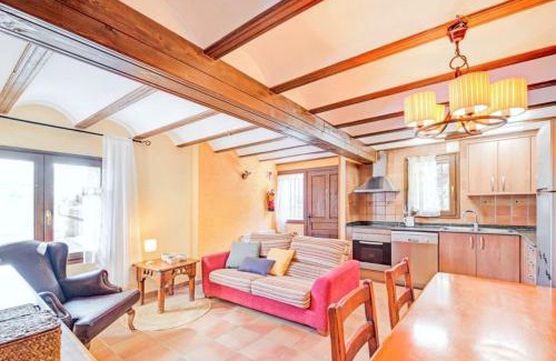 Ardanue Apartment | Comfortable apartment in Ardanué - 55 m² - Parking available