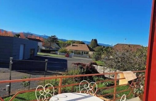 Oloron-Sainte-Marie Apartment | Comfortable apartment with parking and terraces