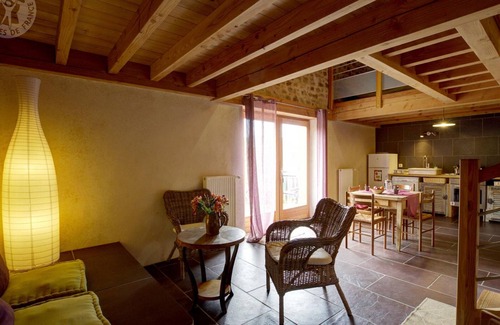 Saint-Romain-d'Urfe Cottage | Comfortable cottages for 10 ppl with garden, terrace, and modern amenities