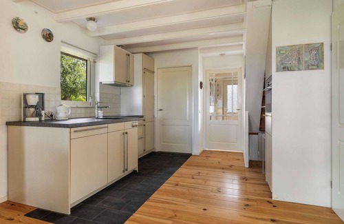 Tzummarum House | Comfortable holiday home with garden, panoramic view and jacuzzi