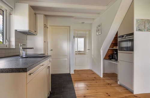 Tzummarum House | Comfortable holiday home with garden, panoramic view and jacuzzi