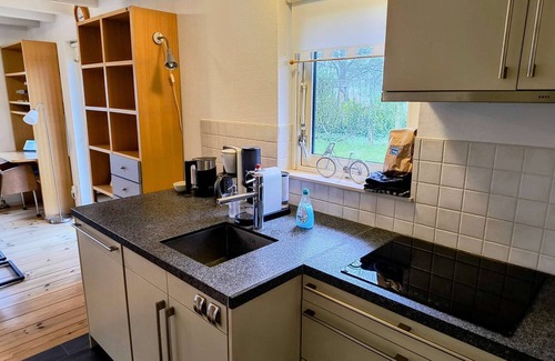 Tzummarum House | Comfortable holiday home with garden, panoramic view and jacuzzi