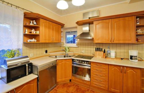 Insko House | Comfortable house by the lake, Insko