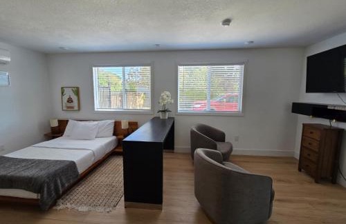 Northridge House | Comfortable Luxury Studio