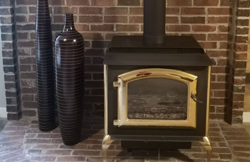 Vernon House | Comfortable rural retreat with space and privacy