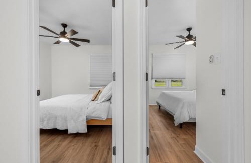 Macon House | Comforting Lakeside Retreat