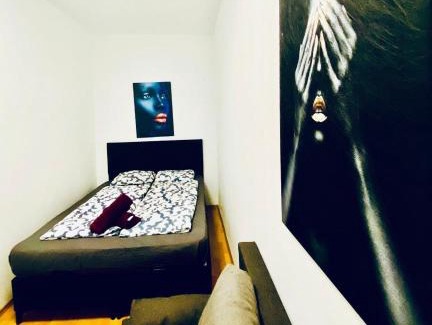 Thurygrund Apartment | Comfy 3BR Apt for Groups, 10-Min to Währinger Park