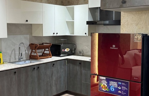 Gulberg Apartment | Comfy and Modern 2BDR apt with Central AC ,Wifi, LED and kitchenette