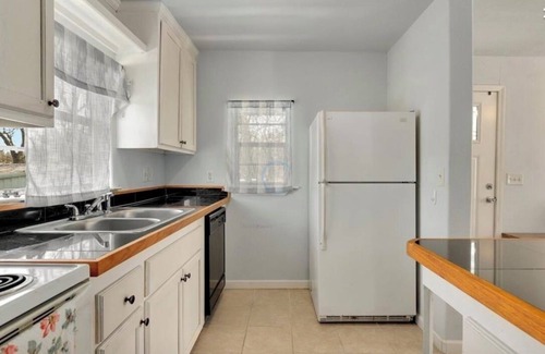 La Marque Apartment | Comfy and Private "Oak Apartment" Close to UTMB, and Galveston Beaches Near I-45