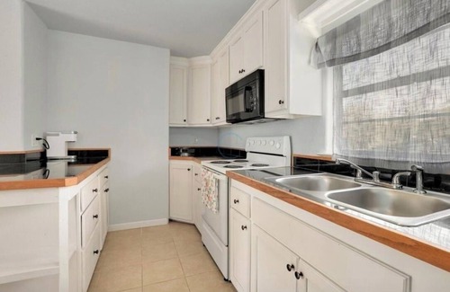 La Marque Apartment | Comfy and Private "Oak Apartment" Close to UTMB, and Galveston Beaches Near I-45