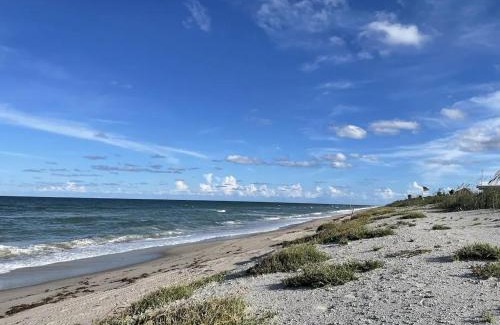 Ambersand Beach House | Comfy Beach House on Vero Beach