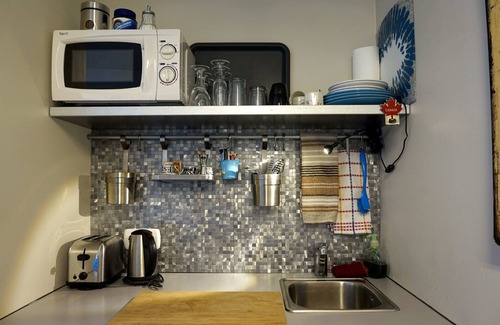 Innri-Njarthvik Apartment | Comfy beds, Jacuzzi, Downtown Keflavik, Int. Airp.7 min. Simply a smart choice.