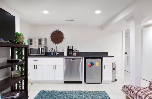 Petworth Apartment | Comfy, clean one-bedroom unit in Columbia Heights