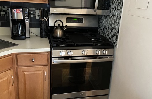 Westfield Apartment | Comfy & Convenient Suburban Oasis