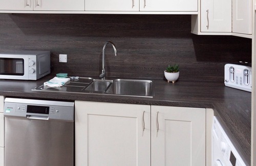 Levenmouth House | Comfy Modern Home in Leven