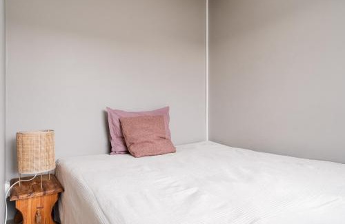 Alppiharju Apartment | Comfy Top Floor Studio Apt in Centre of Helsinki