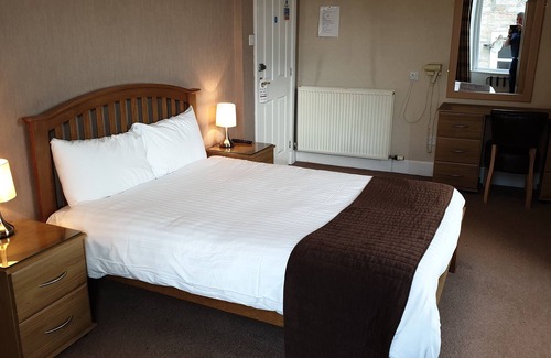 Cromarty Firth Hotel | COMMERCIAL HOTEL