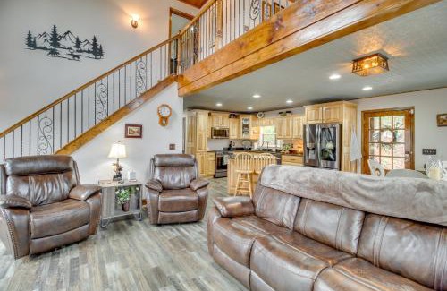Walnut Mountain House | Community Perks Mtn-View Ellijay Cabin with Hot Tub