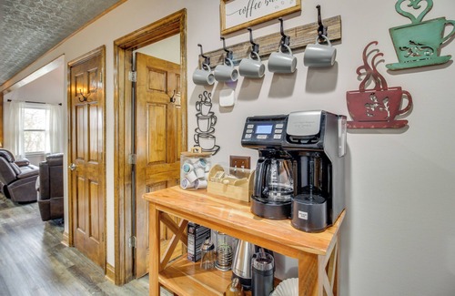 Walnut Mountain Cottage | Community Perks: Mtn-view Ellijay Cabin w/Hot Tub