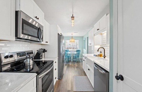 Biltmore Beach House | Compass Cottage