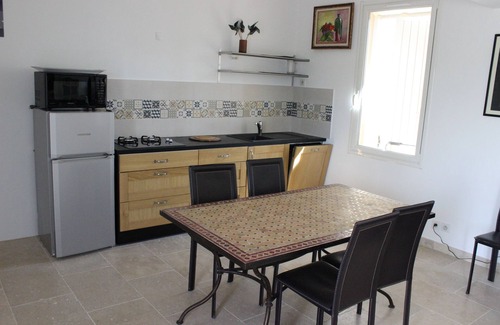 Istres House | Complete accommodation 1st floor of a Provencal house, open view of the ponds