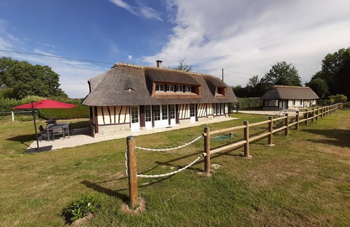 Saint-Pierre-du-Val Cottage | Completely renovated cottages between Honfleur and Pont Audemer