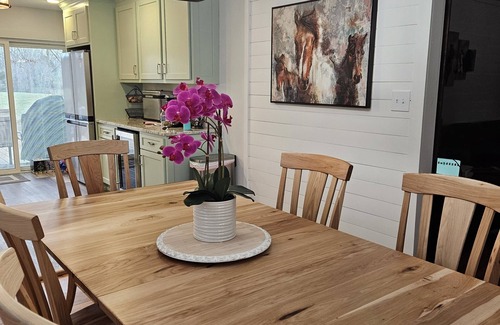 Alexis Other | Completely updated Farmhouse with everything you will need! Relax and enjoy!