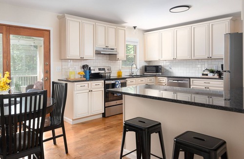 Concord House | Concord Haven - Screened Porch Private Getaway