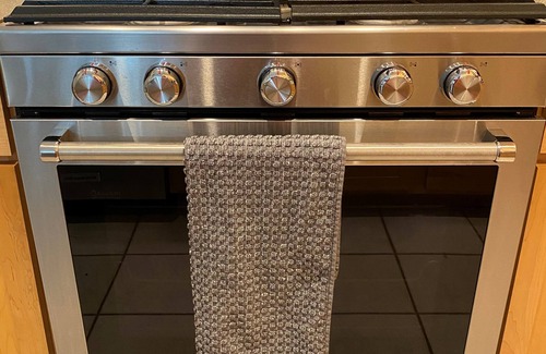 Downtown Seattle Condo | Condo on the Waterfront w/secured parking. Walk to Pike Market, Cruise Terminal