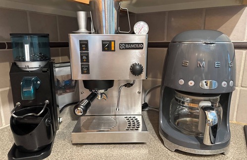 Downtown Seattle Condo | Condo on the Waterfront w/secured parking. Walk to Pike Market, Cruise Terminal