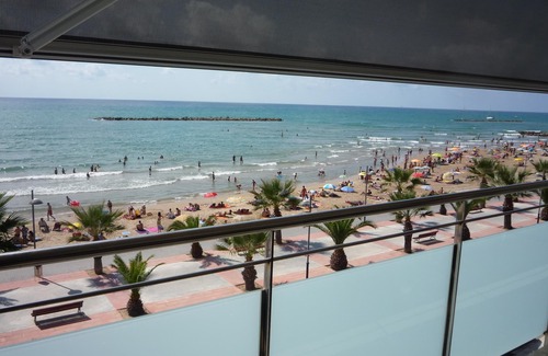 Cubelles Apartment | Confortable 140m2 penthouse, air-cond+park+wifi+tennis club near