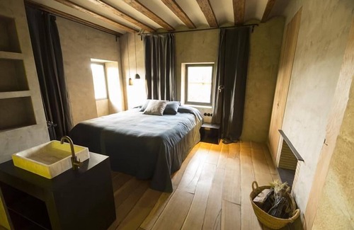 Monroyo Hotel | Consolacion