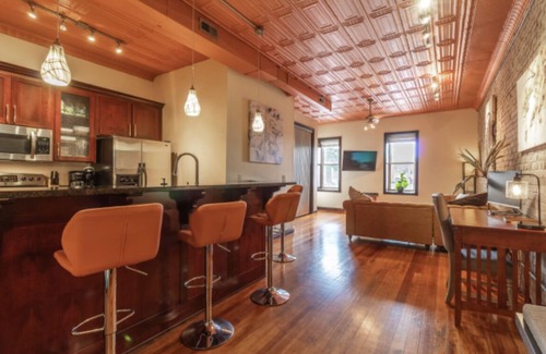 Neosho Apartment | Contemporary apartment on the square!