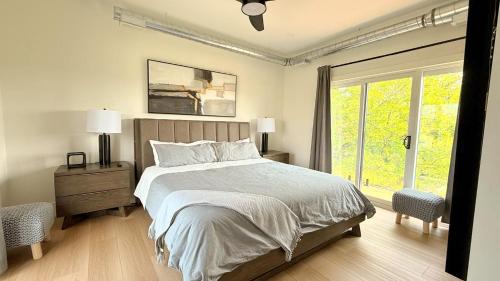 Niagara-on-the-Lake Bed & Breakfast | Contemporary Home B&B in Heart of Wine Country