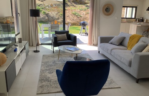 Tregastel House | Contemporary house * (110 m2), 5-minute walk from sandy beaches and the GR