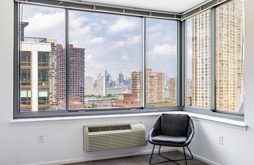 The Waterfront Apartment | Contemporary Two Bedroom in Jersey City