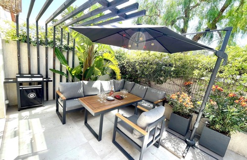 Sollies Pont House | Contemporary villa with SPA 15 minutes from the beach