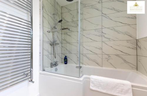 Stevenage House | Contractors 3 Bed 2Bath House Free Off Street Parking for 2 Cars WiFi Stevenage Self Catering Sleeps 5 Guests By White Orchid Property Relocation