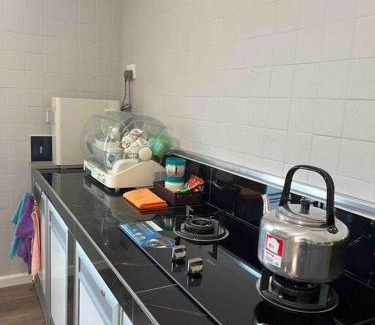 Taman Century House | Convenient Landed Walk to KSL 2Min