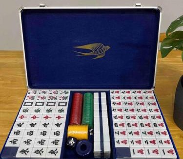 Taman Century House | Convenient Landed Walk to KSL 2Min